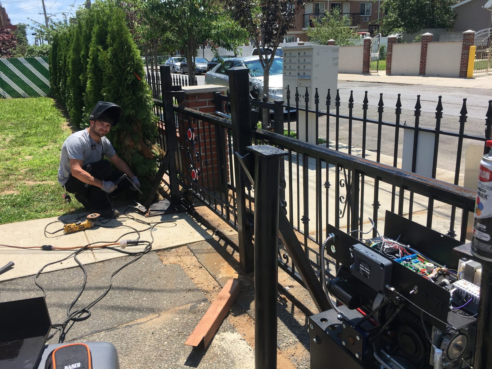 Overhead garage door repair services in Dublin, Ohio - Expert gate repair technicians ensuring smooth and reliable operation
